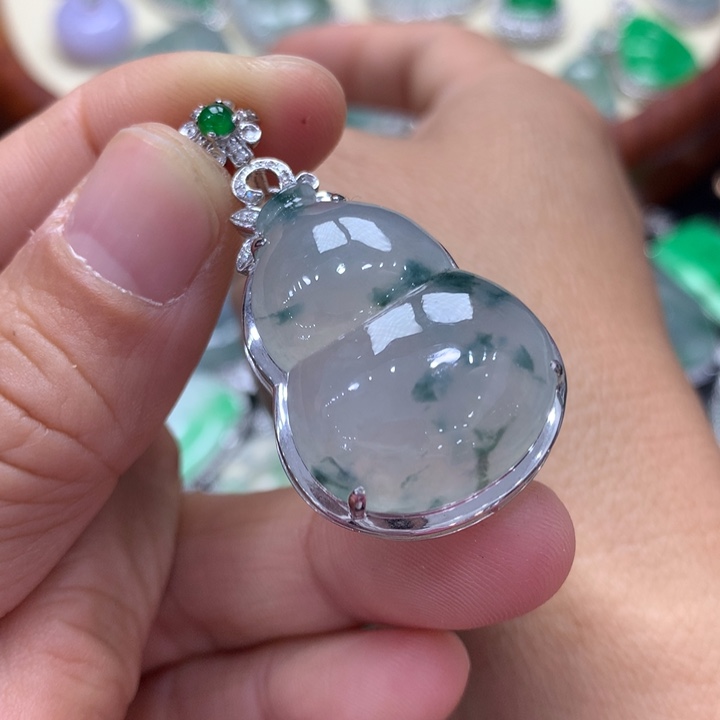 翡翠吊坠(不含链)18K金镶嵌