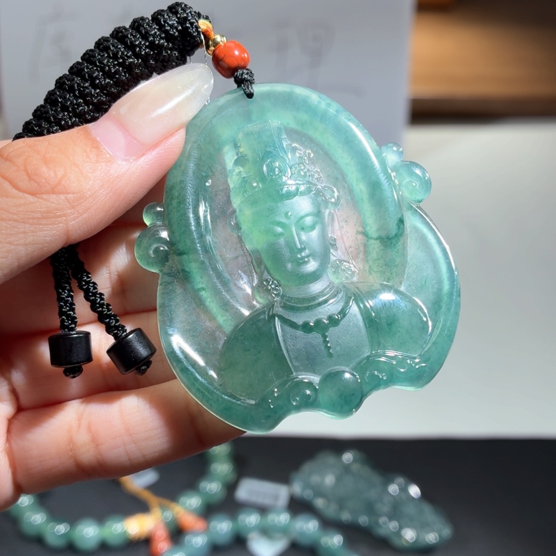 翡翠未镶嵌颈饰翡翠