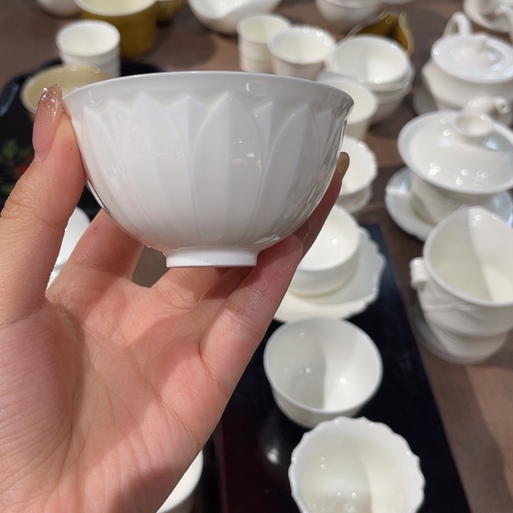 大宋定瓷连升白微瑕款