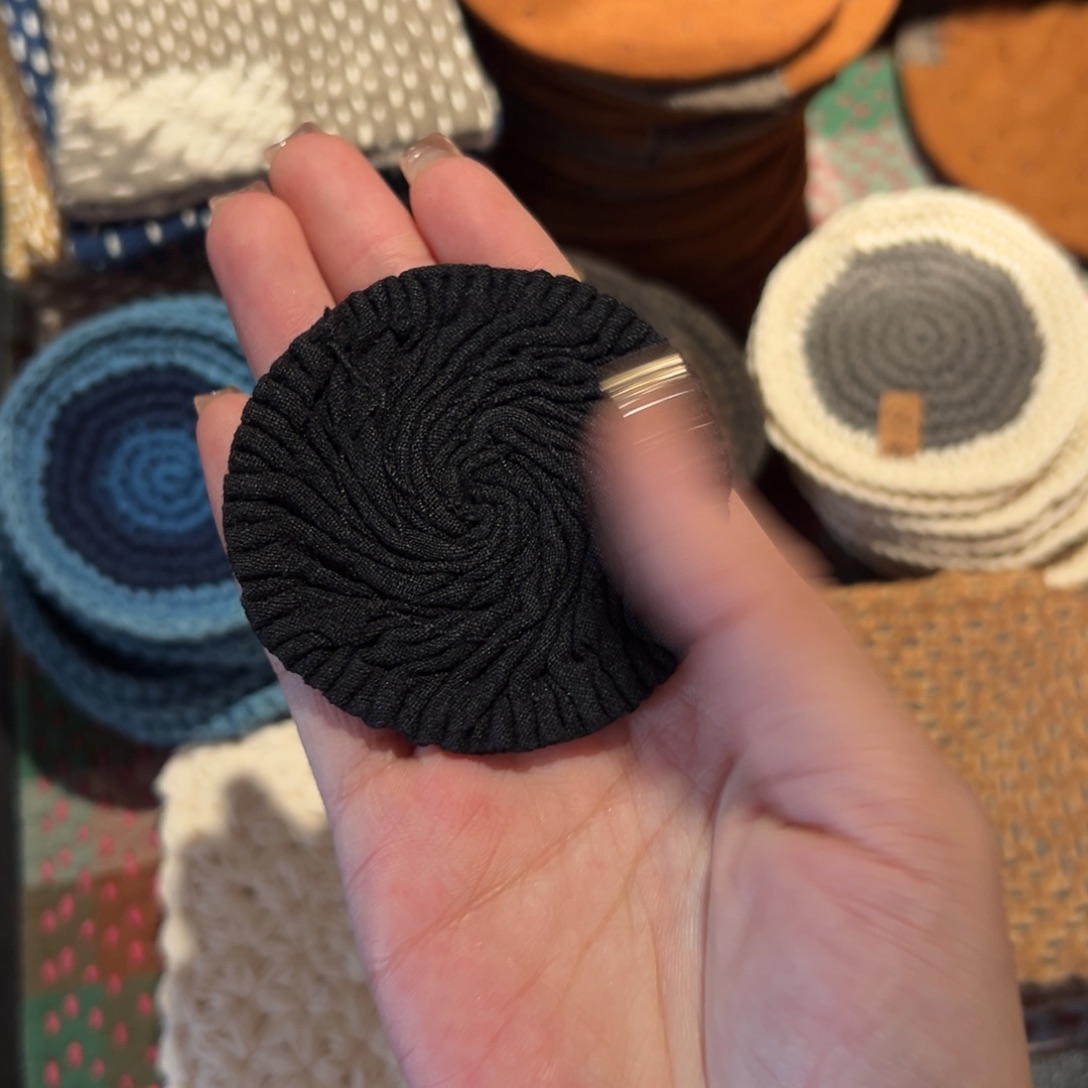 瓷片陶瓷。     陶瓷。   