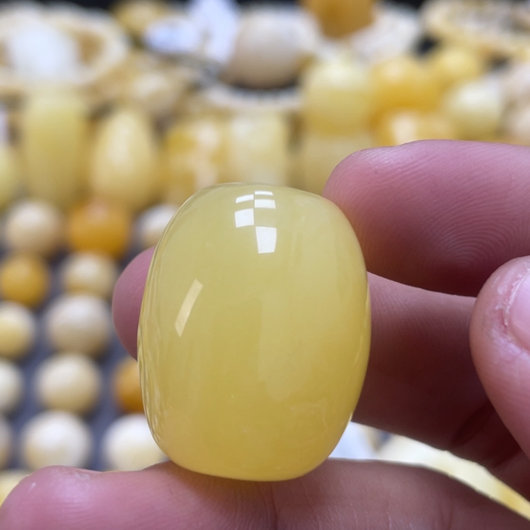 蜜蜡未镶嵌裸石20*25mm瑕疵福利