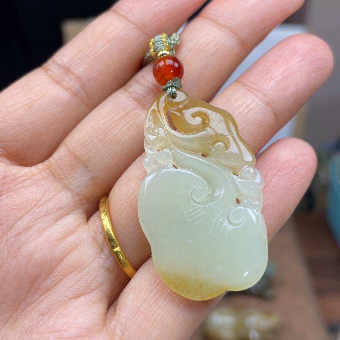 和田玉颈饰未镶嵌