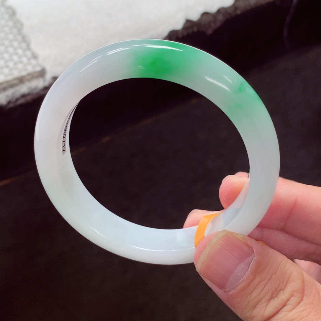 翡翠未镶嵌手镯缅甸