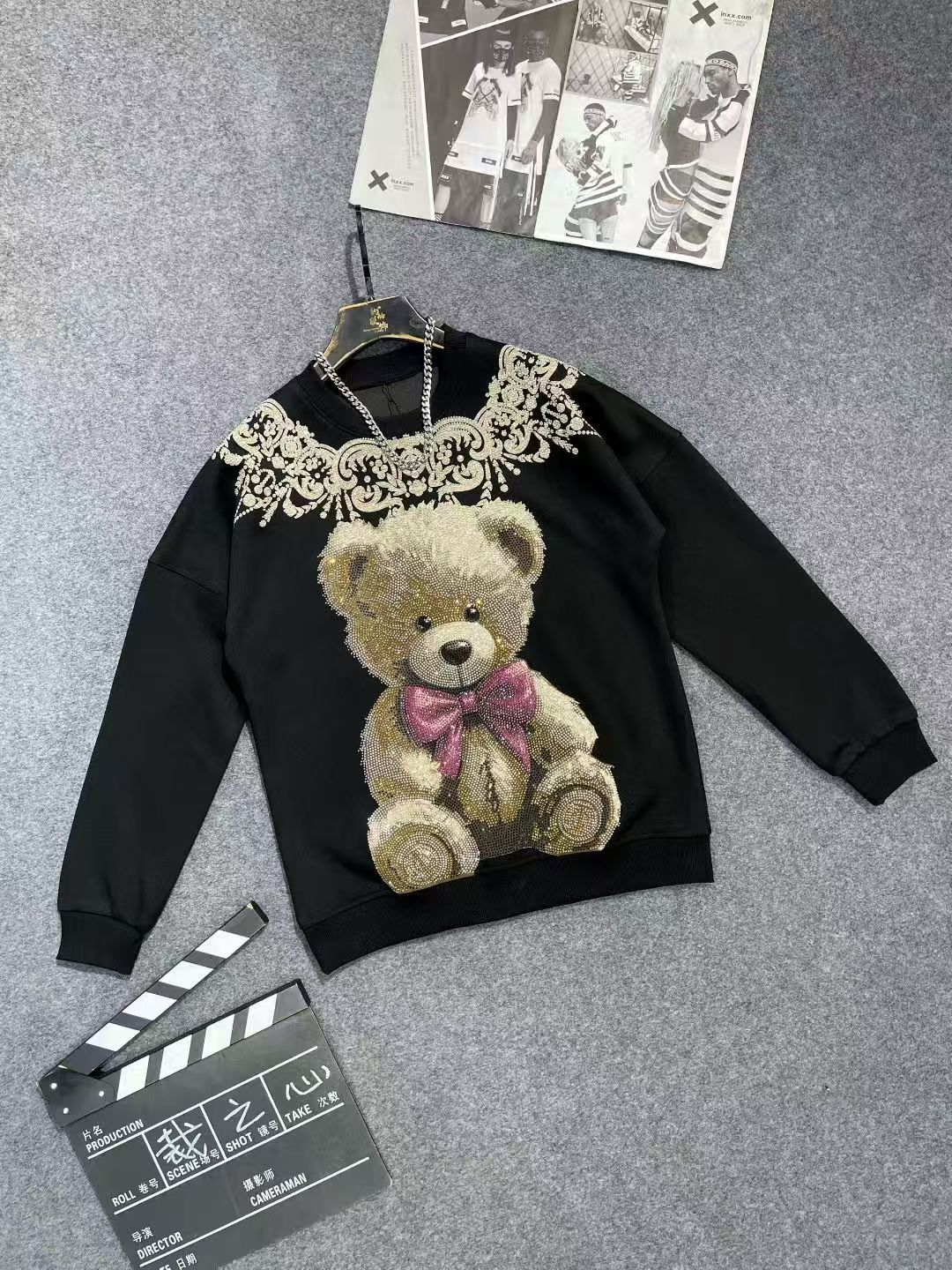 12100小熊卫衣潮流重工烫钻小熊时尚休闲百搭圆领设计师套头长袖