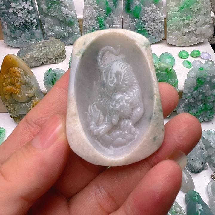翡翠未镶嵌颈饰翡翠