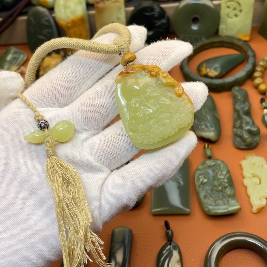 岫岩河磨玉（透闪石质玉）未镶嵌挂件