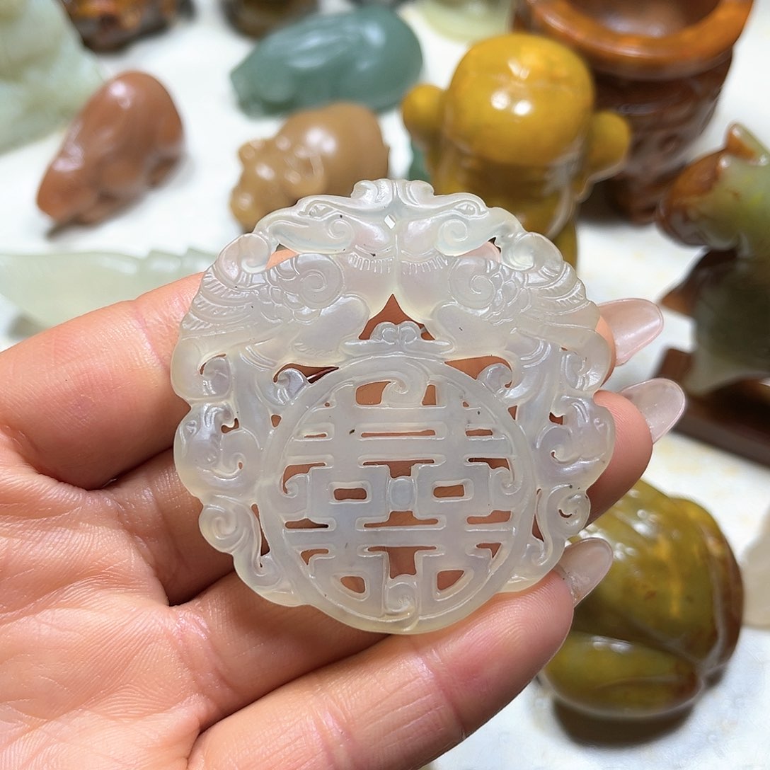 白玉菩提吊坠白玉菩提吊坠