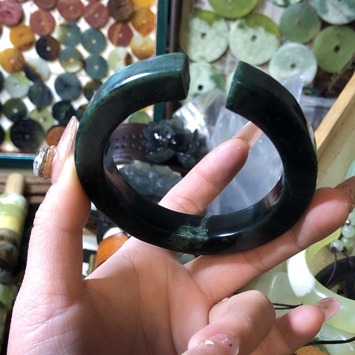 岫玉岫玉手镯未镶嵌