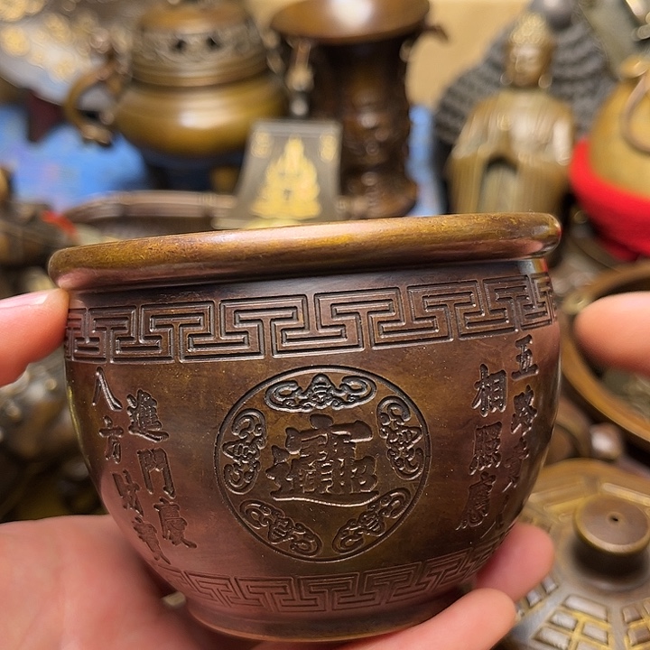 精美铜器批发档口