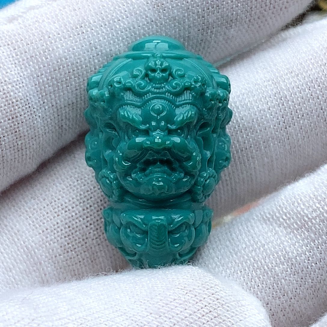 月***生绿松石未镶嵌珠宝奇石