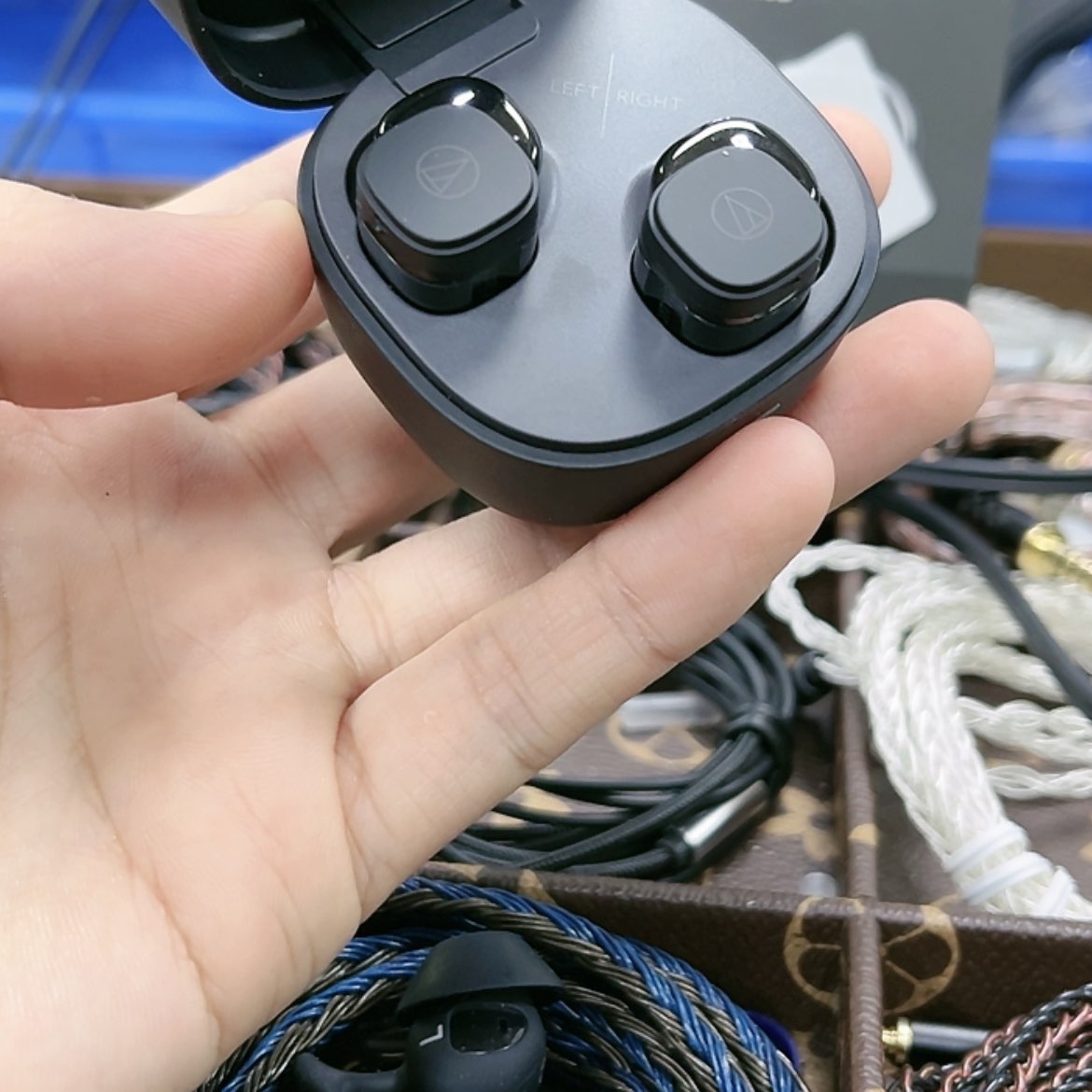 【闪购商品】95新黑色