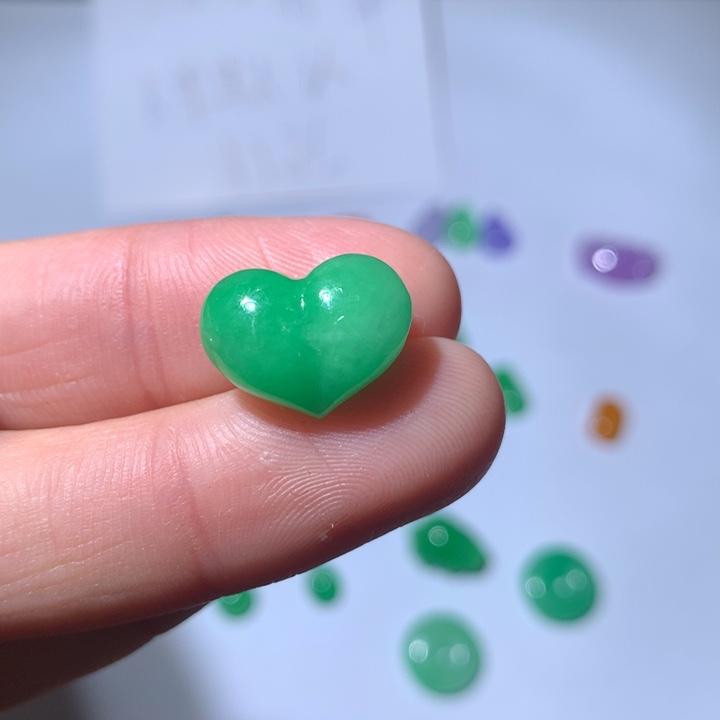 佳***佳翡翠未镶嵌颈饰挂件