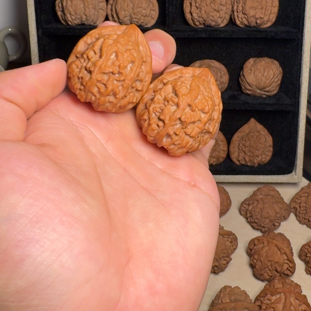 媛***王吊坠文玩核桃野生赤龙