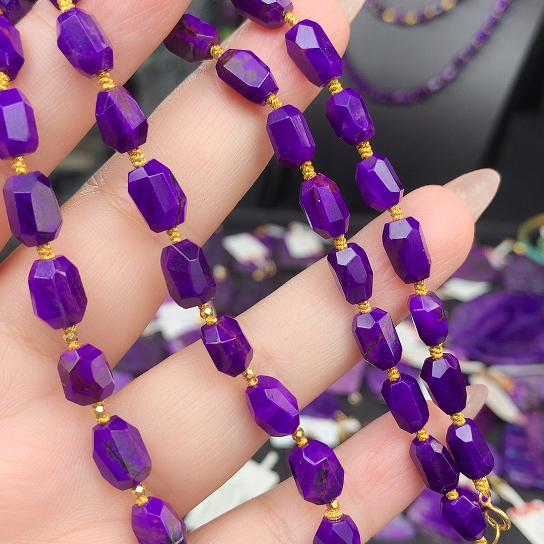 苏纪石（舒俱来）颈饰18K金镶嵌