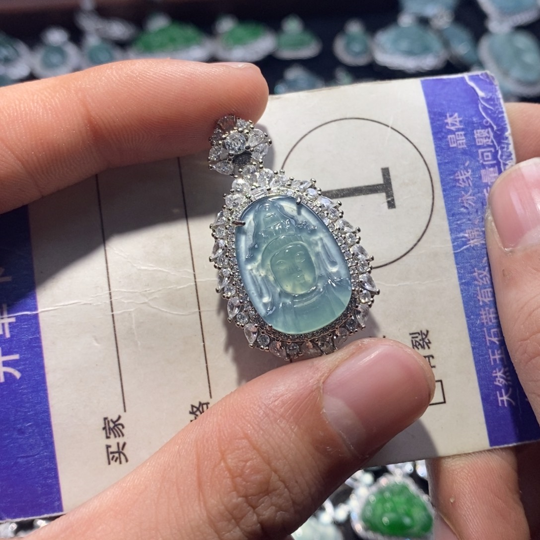 翡翠未镶嵌颈饰翡翠