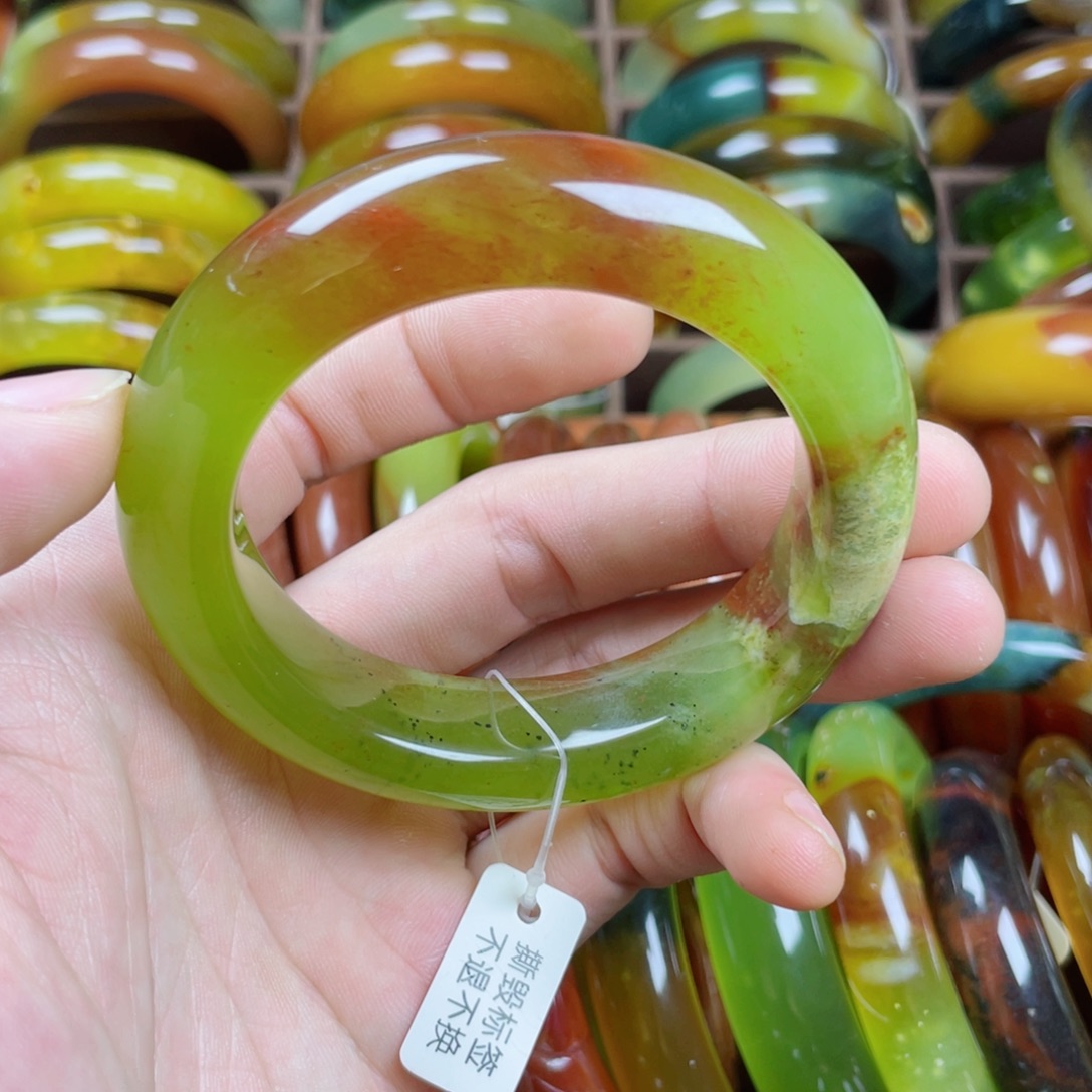蛇纹石玉未镶嵌手镯