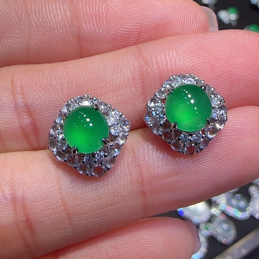 翡翠耳钉18K金镶嵌耳钉