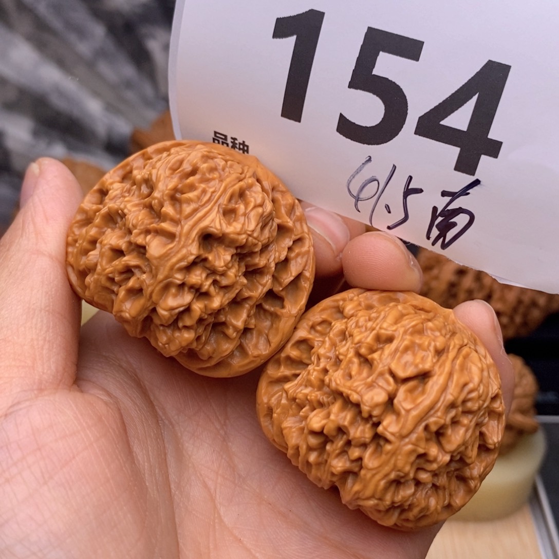 文玩核桃把件154高41.5南疆