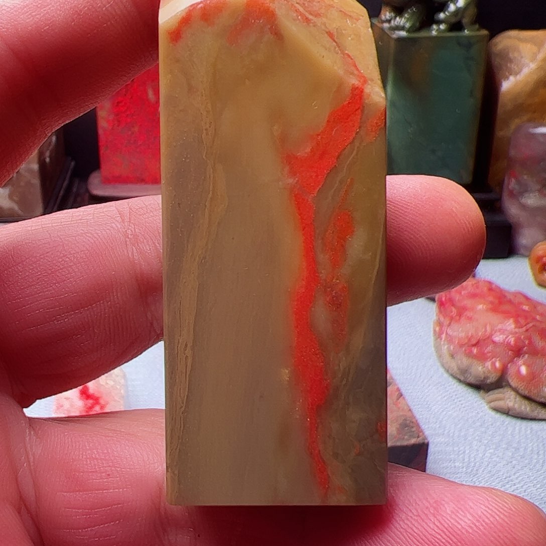 昌化石1**熊昌化鸡血石印章