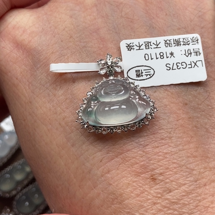 翡翠18K金镶嵌颈饰佛公