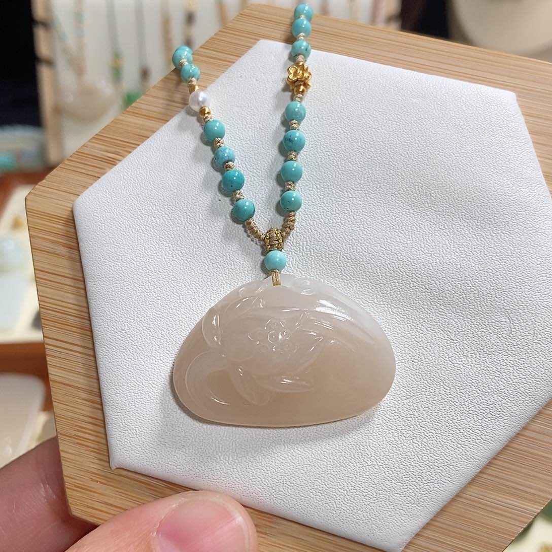 和田玉颈饰未镶嵌