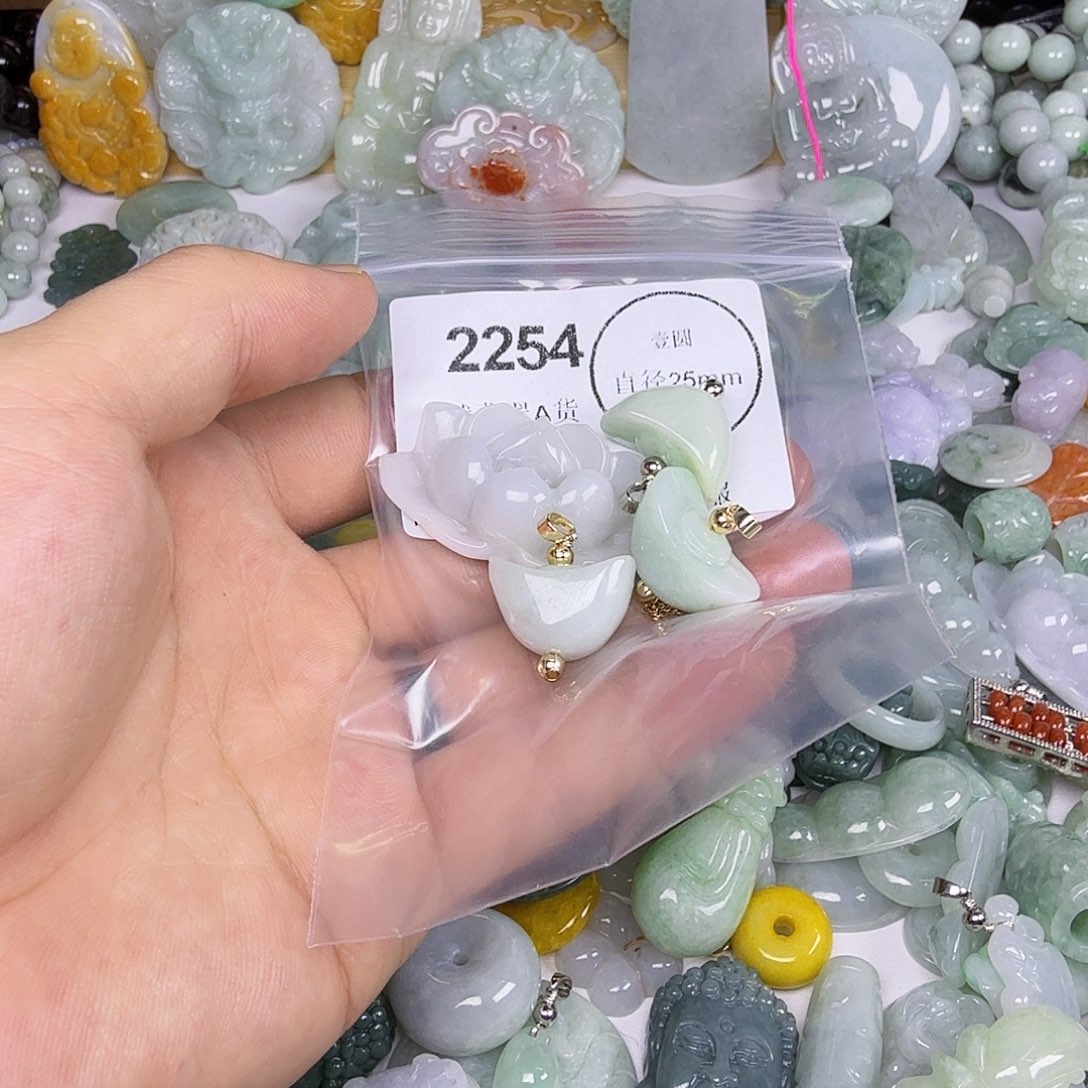 羿***️翡翠未镶嵌颈饰hhh