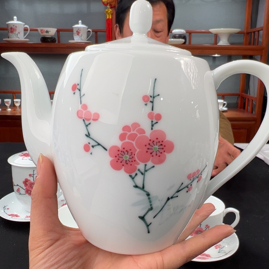 翠竹红梅腰鼓壶微瑕