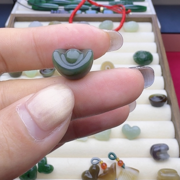 用***春和田玉（糖玉）未镶嵌车挂