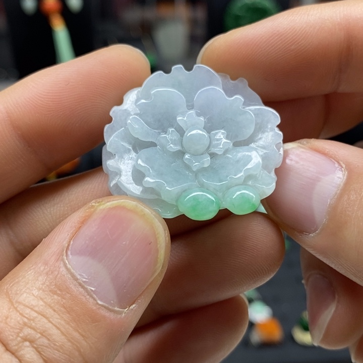 翡翠颈饰未镶嵌吊坠