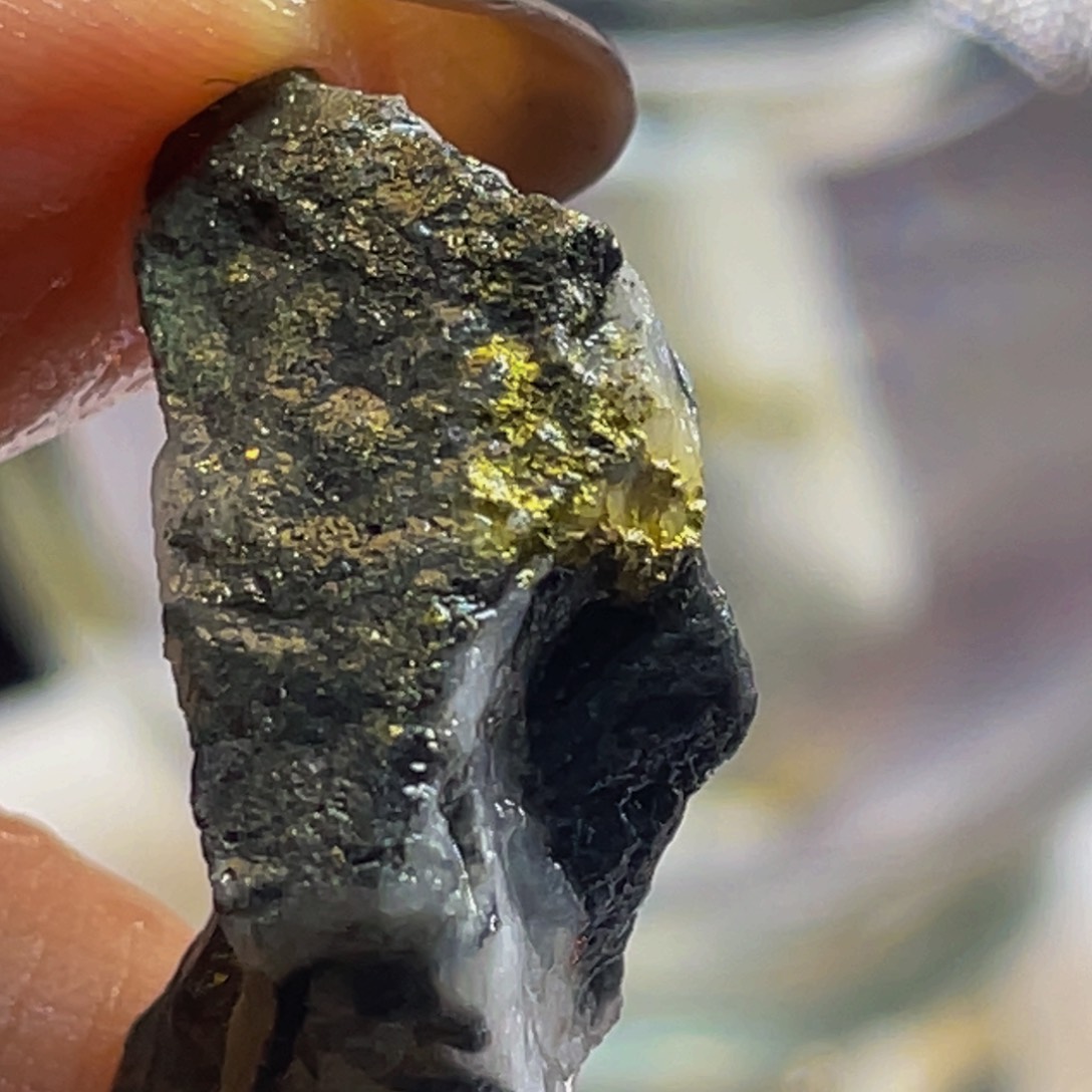 金属理*游理发4.2g金达莱天然矿标