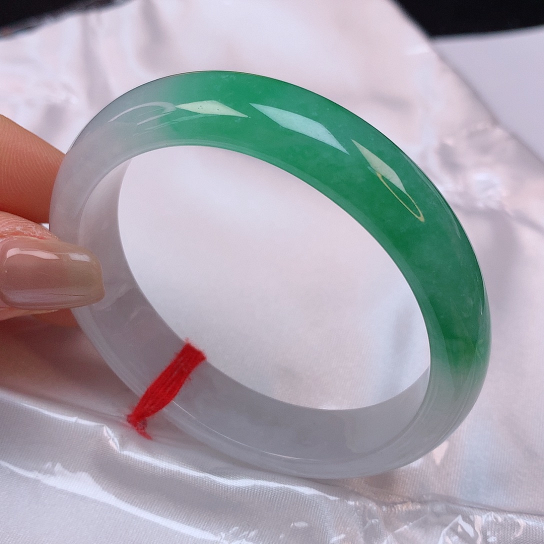 【闪购商品】翡翠手镯未镶嵌53贵妃手镯