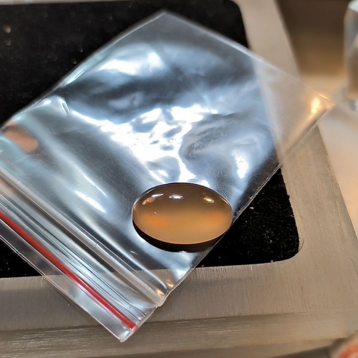 余***石英岩玉未镶嵌戒面