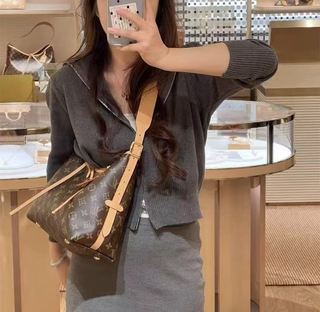 L V女包包服饰配件新款Carryall包包配件包包挂件