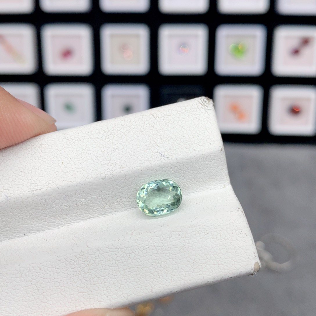 碧玺裸石未镶嵌i****t1.88克拉