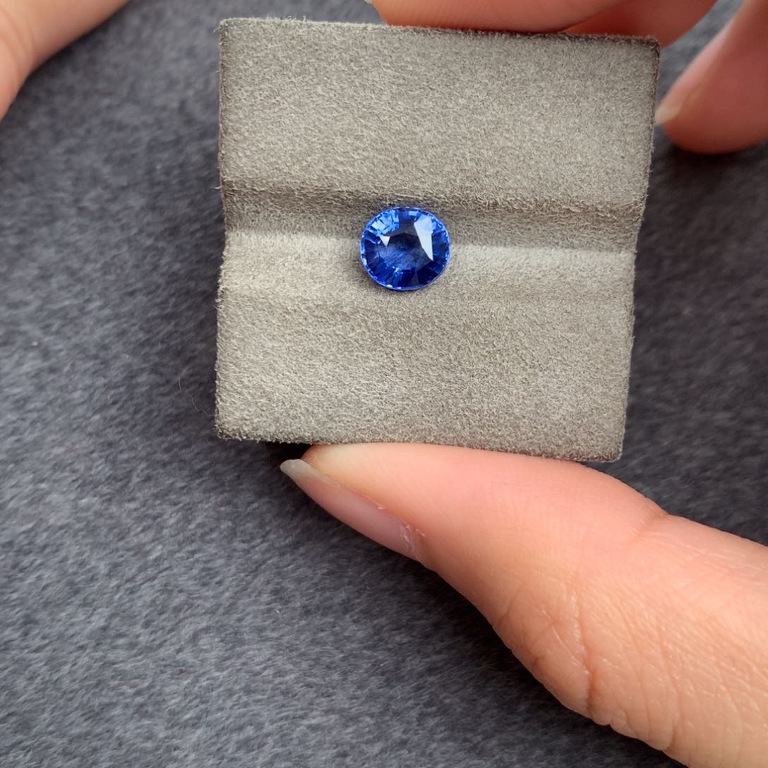 裸石蓝宝石1.58ct矢车菊