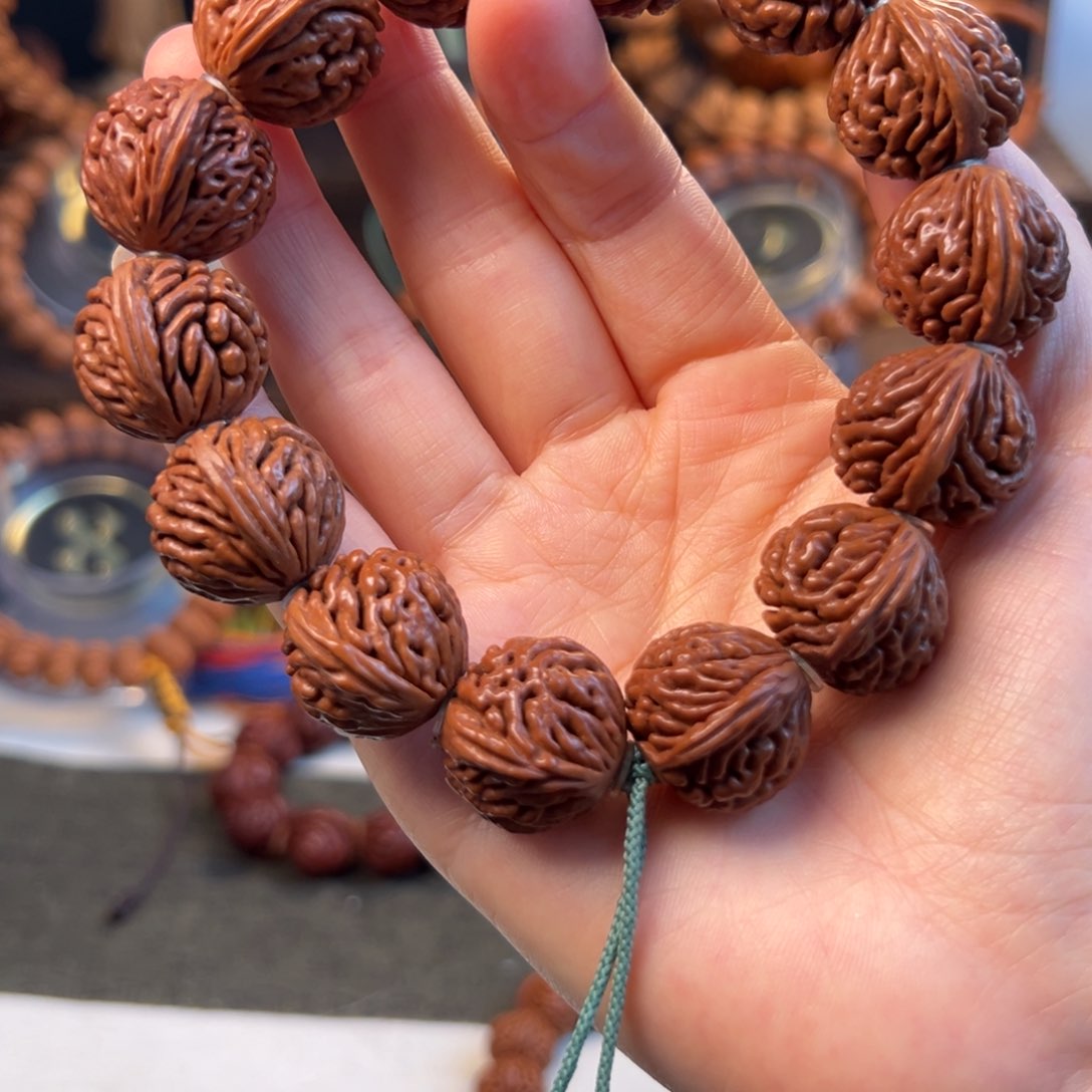 【闪购商品】桃核吊坠20刺龙元宝