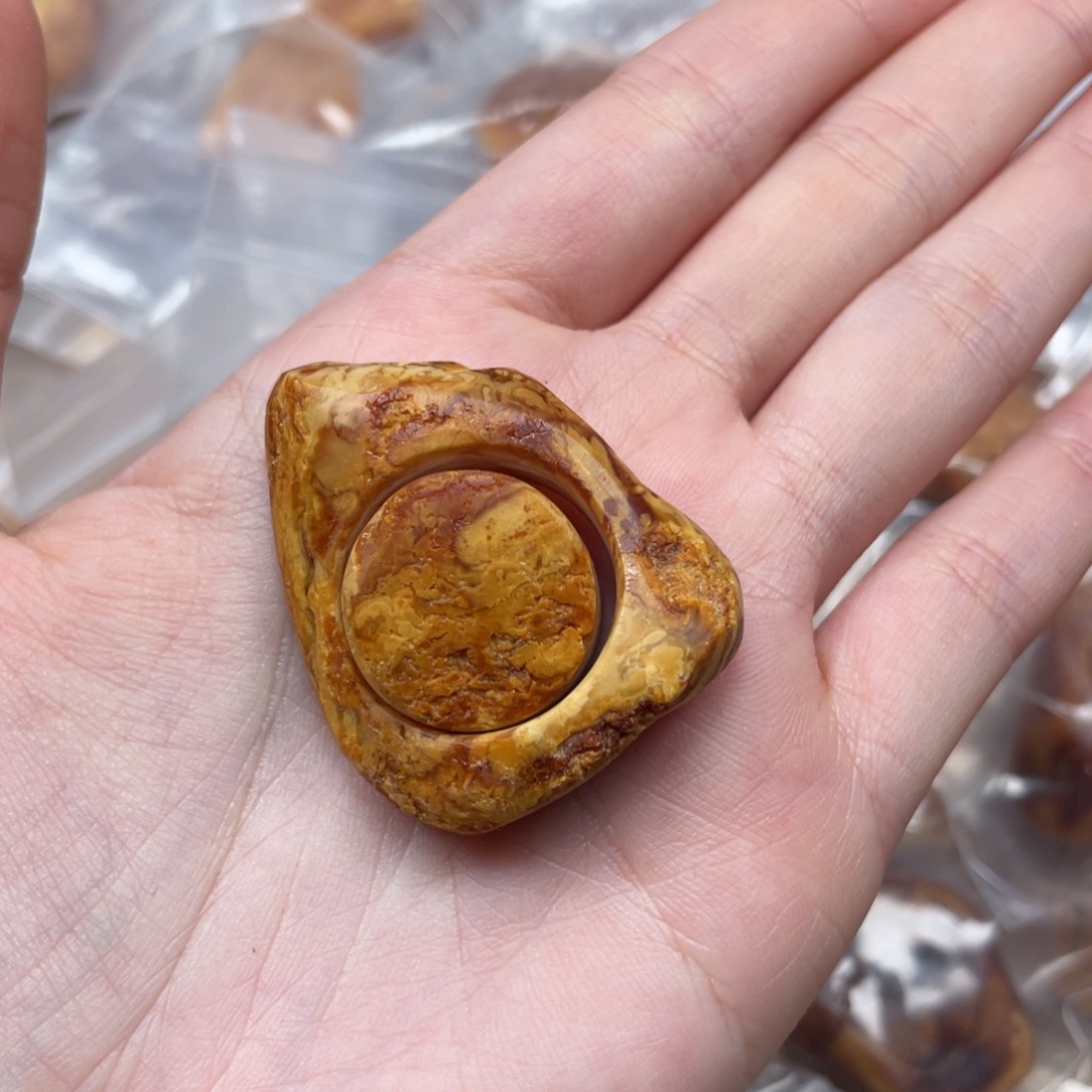 琥珀珠宝奇石未镶嵌