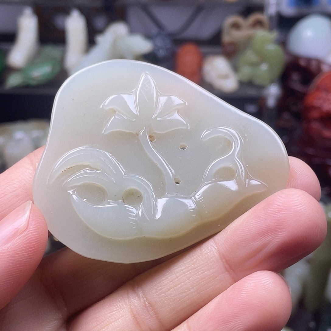 明***好和田玉（糖玉）未镶嵌颈饰