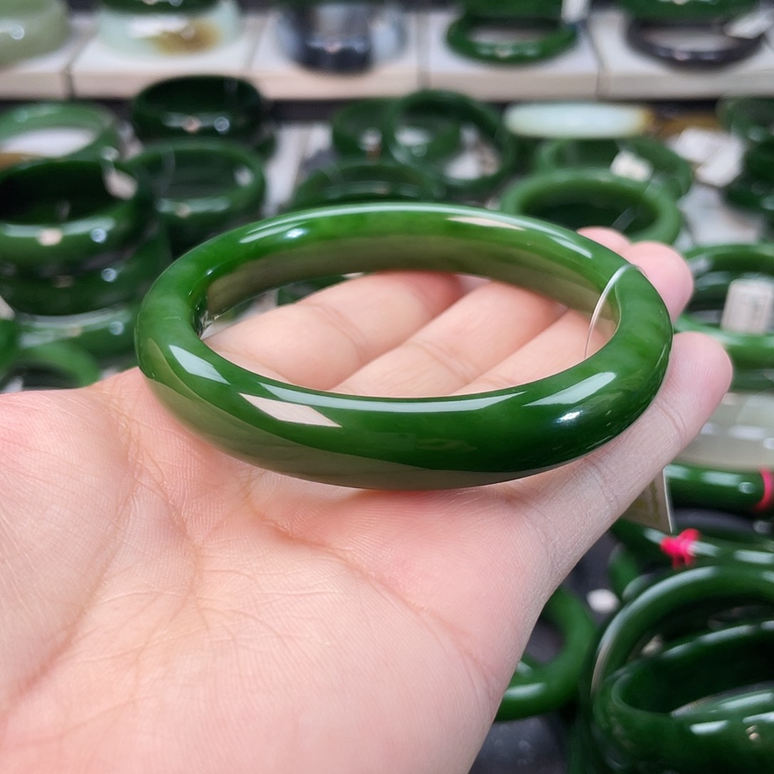 和田玉（碧玉）手镯未镶嵌