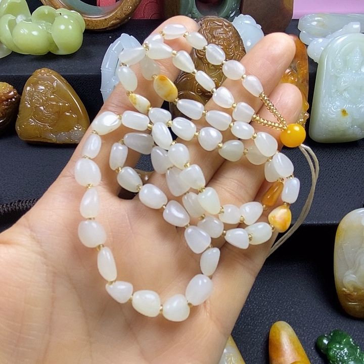 和田玉未镶嵌手串