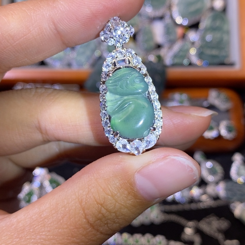 【闪购商品】翡翠颈饰未镶嵌天然