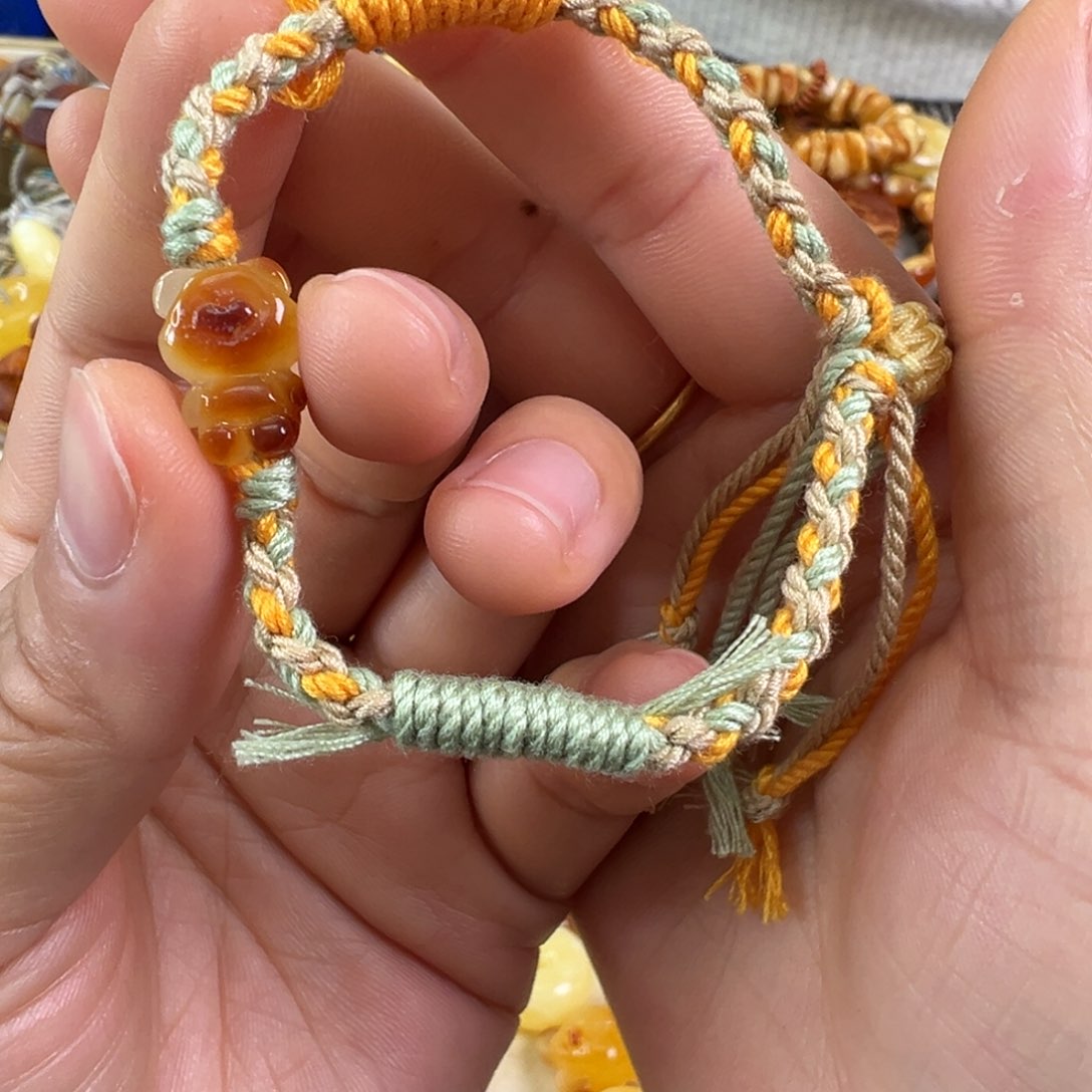 蜜蜡裸石未镶嵌蜜蜡