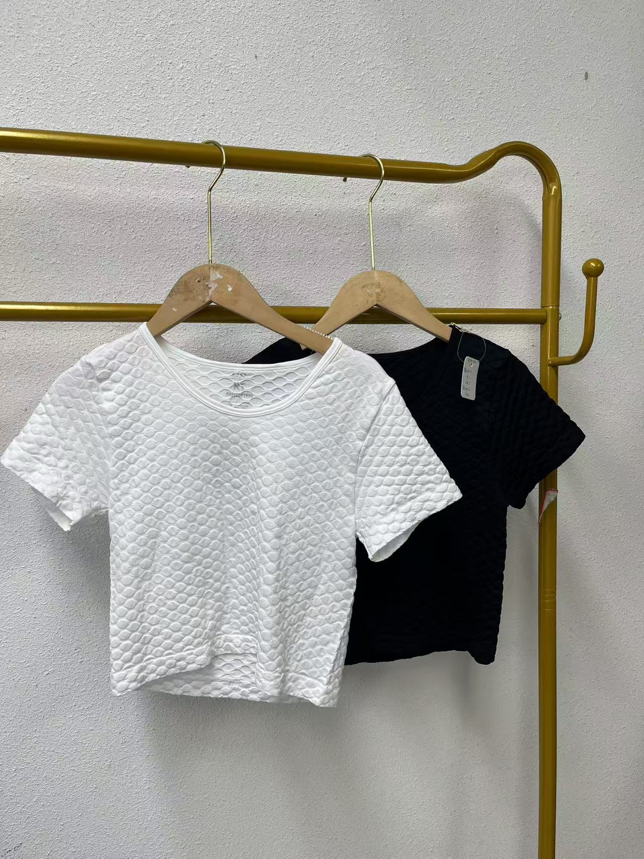 唯琳剪标   8仓B5-18-1250款   肌理感短袖T恤长41