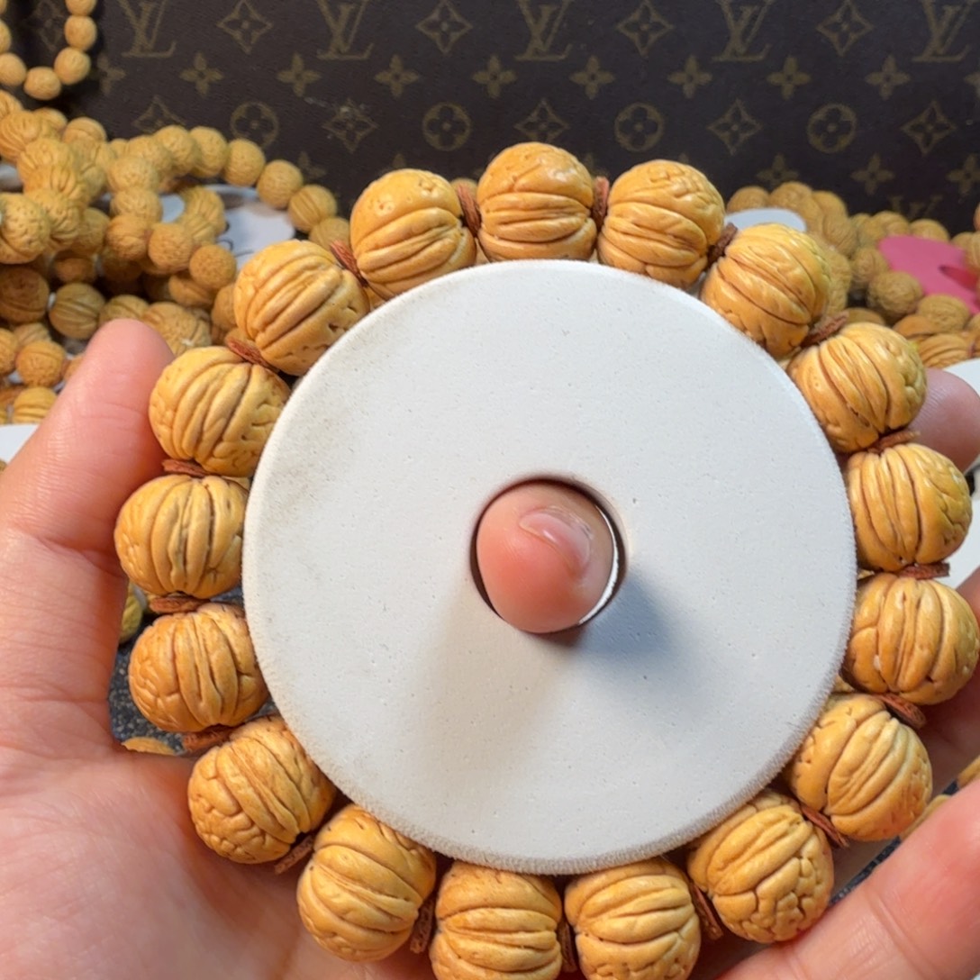 桃核吊坠野生肥其肌肉