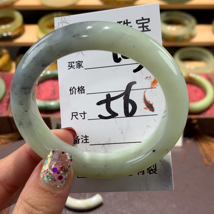 蛇纹石玉手镯未镶嵌