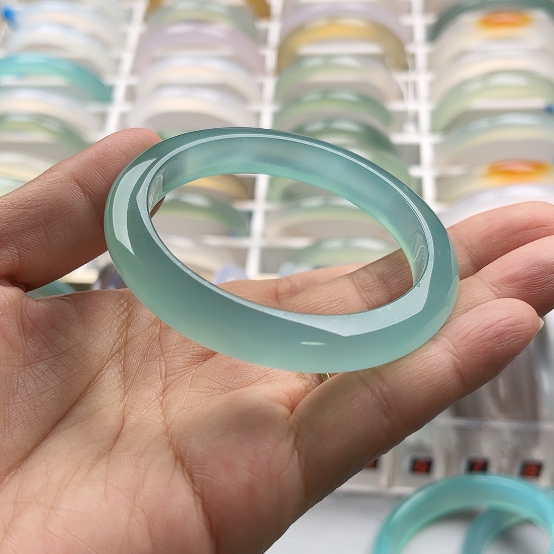 玛瑙/玉髓手镯未镶嵌5454