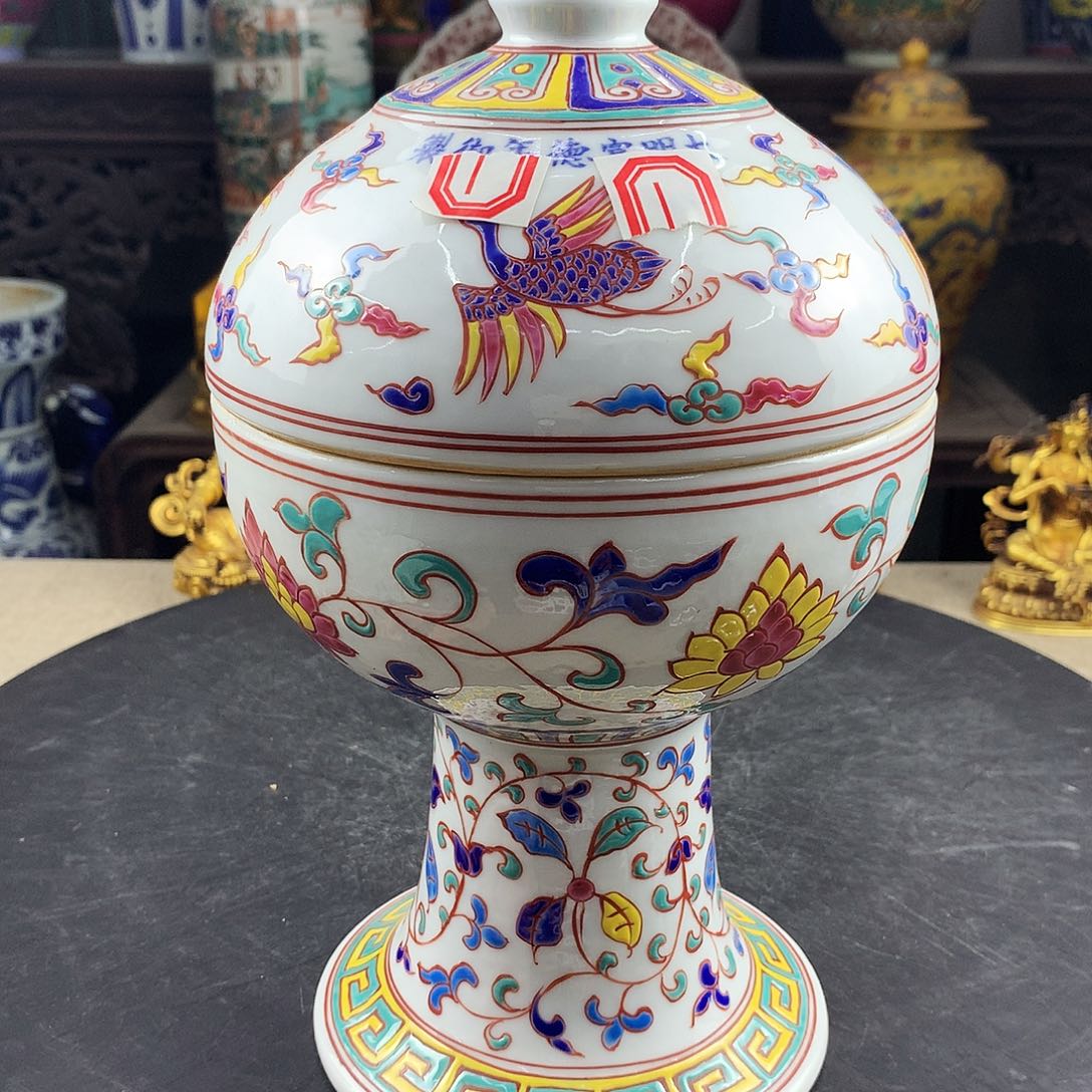 摆件圣*瓷器收藏起来吧