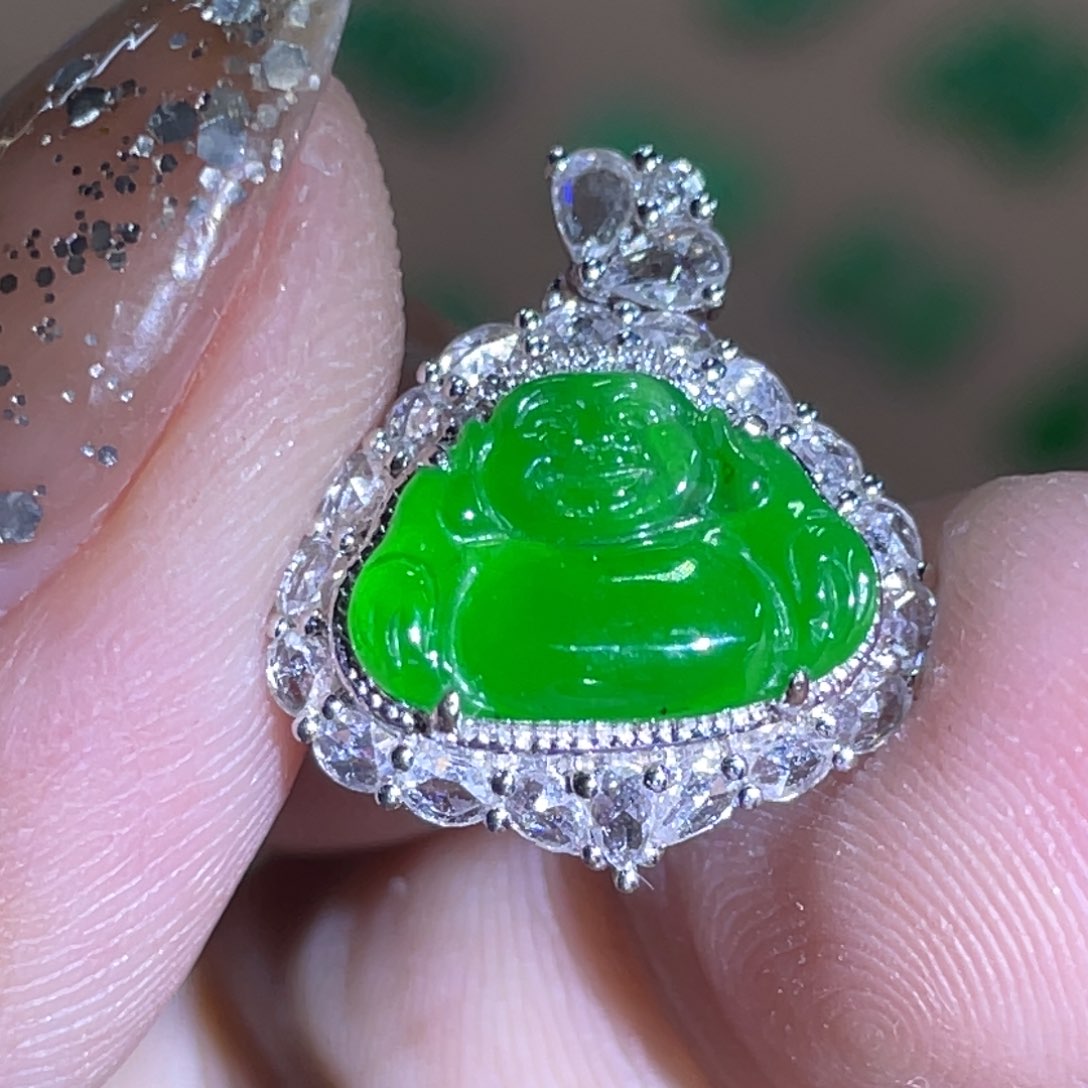 翡翠18K金镶嵌颈饰翡翠