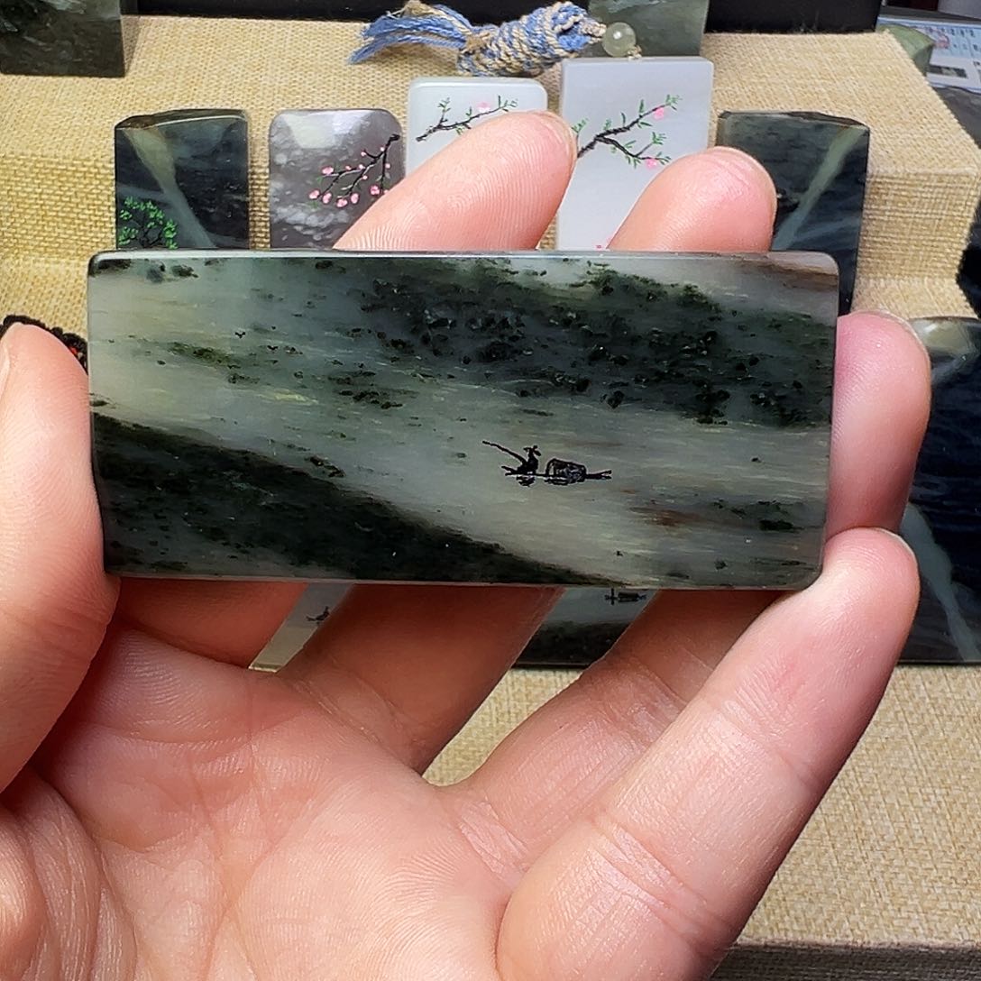 独山玉颈饰未镶嵌