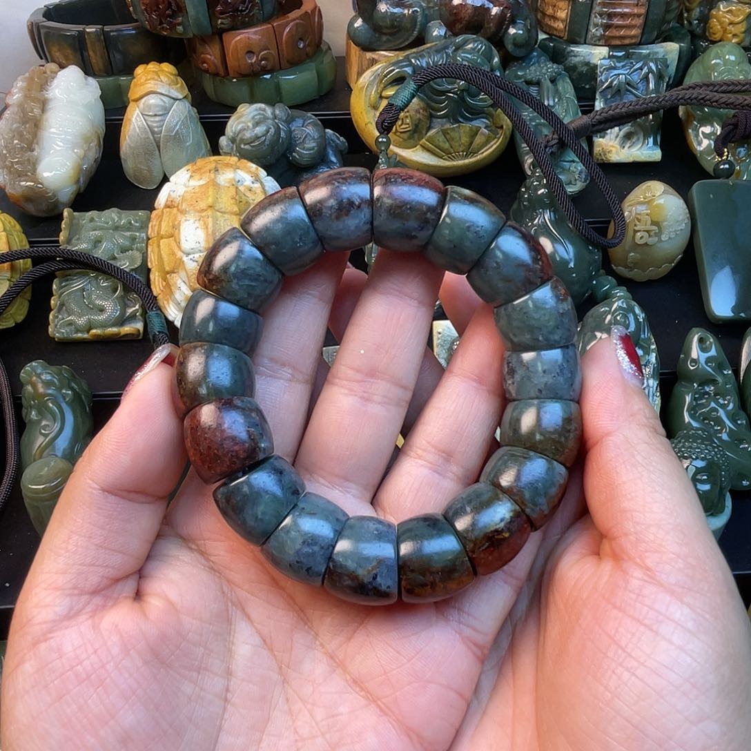 透闪石质玉未镶嵌手链